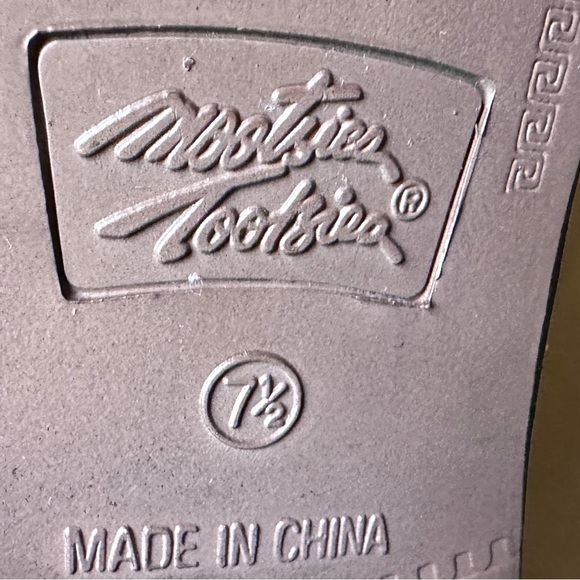 Classic Black Women's‎ Loafers - Picture 7 of 9